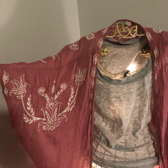 Shawl - Picture 3 of 5